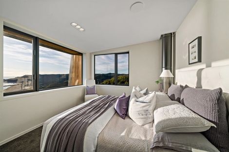 Photo of property in 81 Piha Road, Piha, 0772