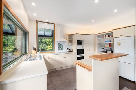 Photo of property in 5 Indira Place, Khandallah, Wellington, 6035
