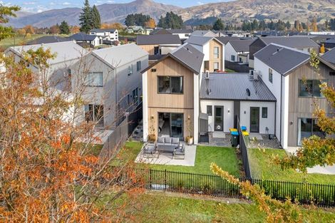 Photo of property in 28 Wallis Drive, Cromwell, 9310