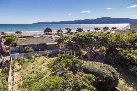 Photo of property in 134 Seaview Road, Paraparaumu Beach, Paraparaumu, 5032