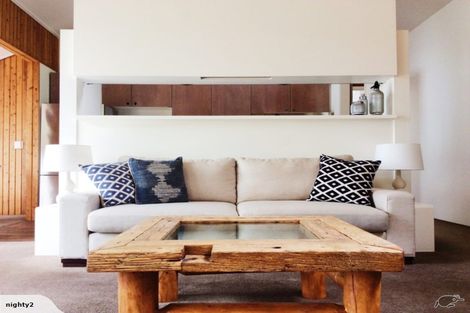 Photo of property in 2 Maramanui Way, Karaka Bays, Wellington, 6022