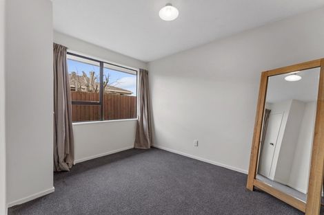 Photo of property in 25 La Perouse Place, Northcote, Christchurch, 8052