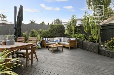 Photo of property in 17 Longview Rise, Massey, Auckland, 0614