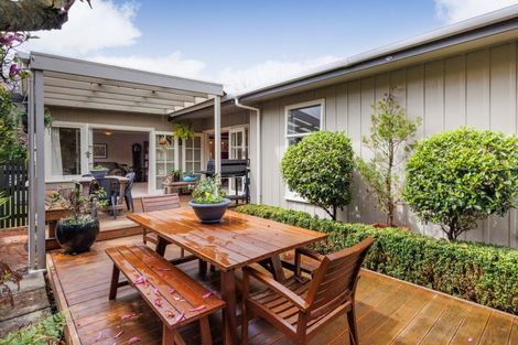 Photo of property in 121 Ruamahanga Crescent, Terrace End, Palmerston North, 4410