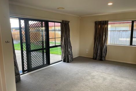 Photo of property in 12 Gandalf Crescent, Paraparaumu, 5032