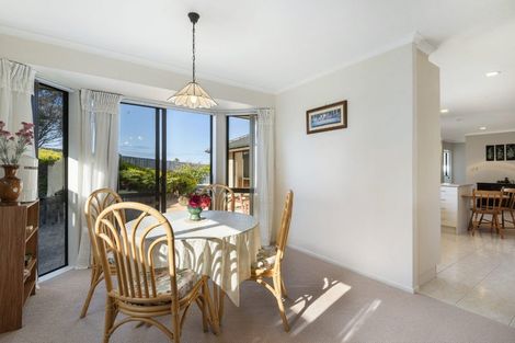 Photo of property in 17 Bundoran Way, Pinehill, Auckland, 0632