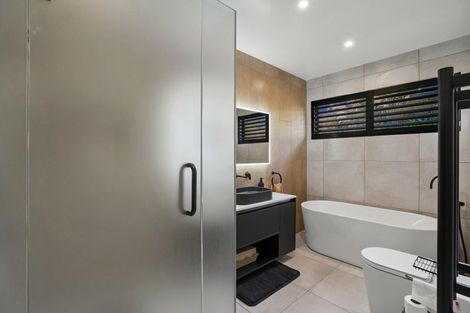 Photo of property in 3 Chimney Lane, Jacks Point, Queenstown, 9371