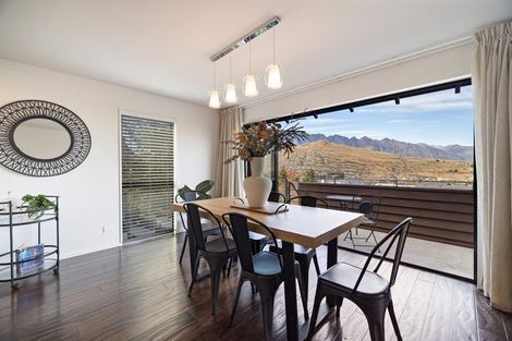 Photo of property in 1 Goldleaf Hill, Queenstown, 9300