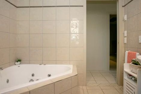 Photo of property in 2/870 Acacia Bay Road, Acacia Bay, Taupo, 3330