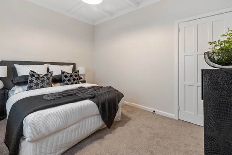 Photo of property in 60 Lake Road, Narrow Neck, Auckland, 0624