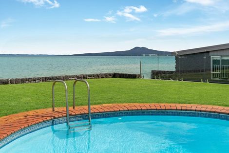 Photo of property in 6 Musick Point Road, Bucklands Beach, Auckland, 2012