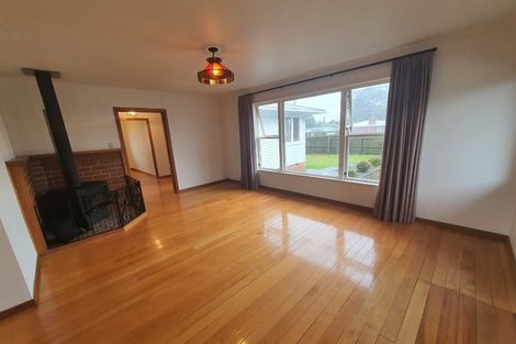 Photo of property in 12 Cron Avenue, Te Atatu South, Auckland, 0610