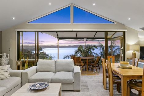 Photo of property in 64 Vipond Road, Stanmore Bay, Whangaparaoa, 0932