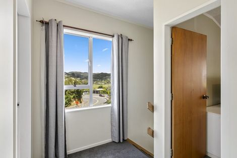 Photo of property in 2b Percy Dyett Drive, Karori, Wellington, 6012