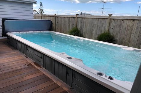 Photo of property in 68 Udys Road, Pakuranga, Auckland, 2010