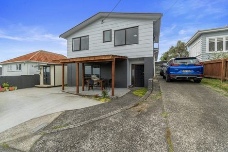 Photo of property in 34 Karaka Street, Helensville, 0800