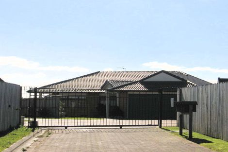 Photo of property in 46 Carisbrook Crescent, Papakura, 2110