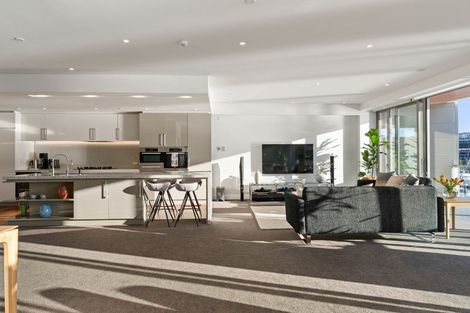 Photo of property in Clyde Quay Wharf, 3b/2 Clyde Quay Wharf, Te Aro, Wellington, 6011