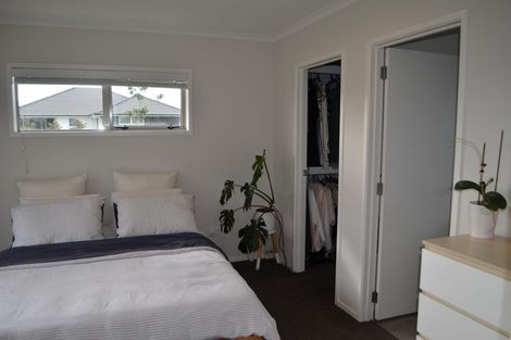 Photo of property in 16 Naeo Close, Papamoa Beach, Papamoa, 3118