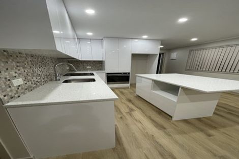 Photo of property in 16 Walworth Avenue, Pakuranga Heights, Auckland, 2010