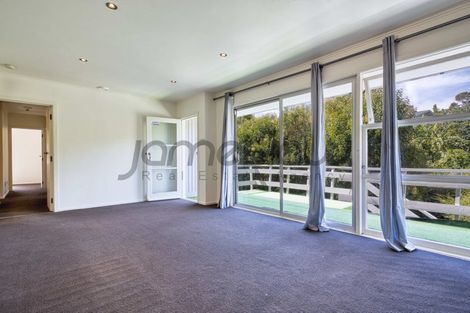 Photo of property in 61 Peach Road, Glenfield, Auckland, 0629