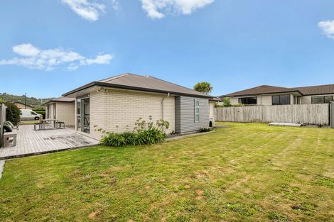 Photo of property in 3 Madden Avenue, Kumeu, 0810