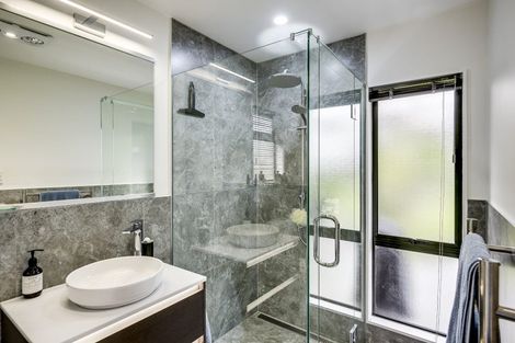 Photo of property in 37 Pukekura Place, Taradale, Napier, 4112