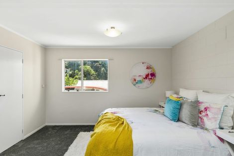 Photo of property in 16 Makatote Grove, Churton Park, Wellington, 6037