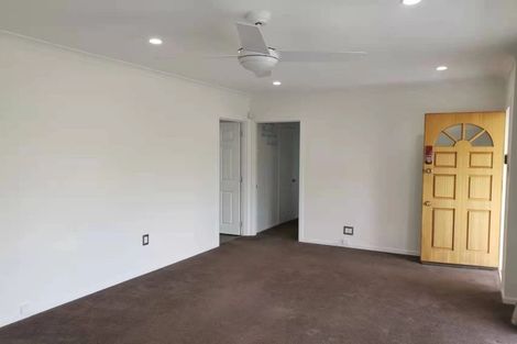 Photo of property in 27 Clinton Avenue, Te Atatu Peninsula, Auckland, 0610