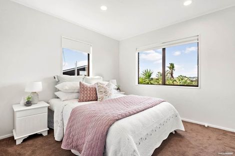 Photo of property in 170 Sturges Road, Henderson, Auckland, 0612