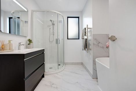 Photo of property in 1 Lamont Place, Waikanae, 5036