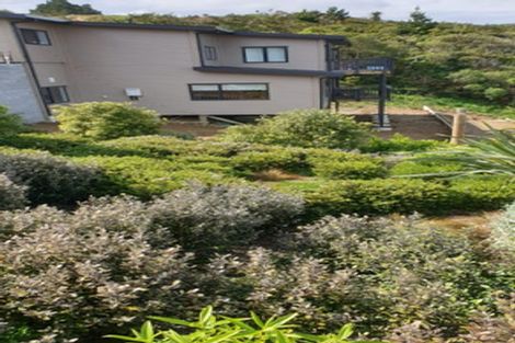 Photo of property in 25 Grumman Lane, Newlands, Wellington, 6037