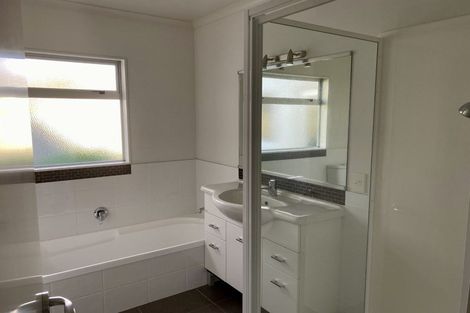 Photo of property in 15 Newbury Place, Taradale, Napier, 4112