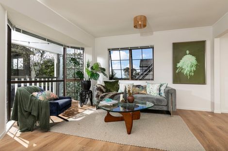 Photo of property in 1/4227 Great North Road, Glendene, Auckland, 0602