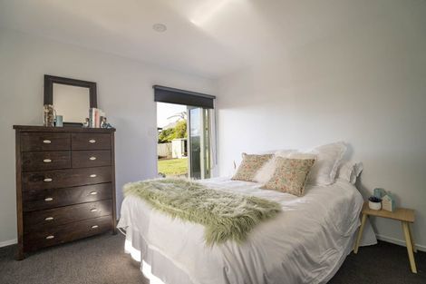 Photo of property in 12 Pendennis Point, Camborne, Porirua, 5026