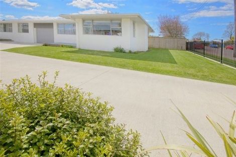 Photo of property in 1/57 Mcfaddens Road, St Albans, Christchurch, 8052