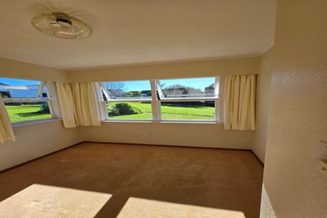 Photo of property in 40 Seabreeze Road, Narrow Neck, Auckland, 0624
