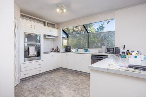 Photo of property in 6 Milwaukee Place, Glendene, Auckland, 0602