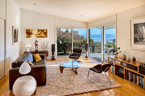 Photo of property in 4 Francis Bell Grove, Lowry Bay, Lower Hutt, 5013