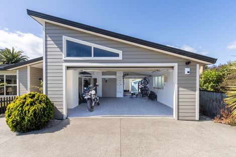 Photo of property in 15 Datum Way, Paraparaumu, 5032