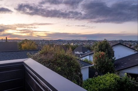 Photo of property in 202 Whitford Road, Shamrock Park, Auckland, 2016