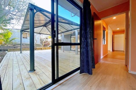 Photo of property in 1/294 West Coast Road, Glen Eden, Auckland, 0602