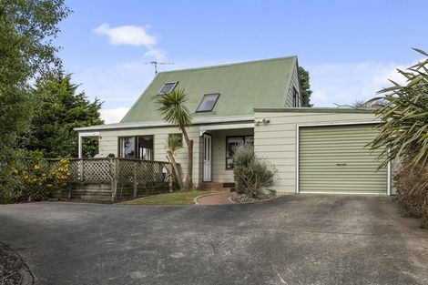 Photo of property in 2 Michael Road, Paraparaumu Beach, Paraparaumu, 5032