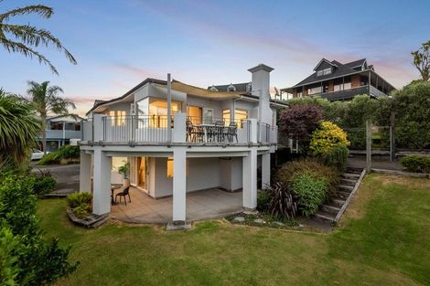 Photo of property in 71 William Bayes Place, Red Beach, 0932