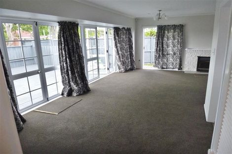Photo of property in 43 Hallberry Road, Mangere East, Auckland, 2024