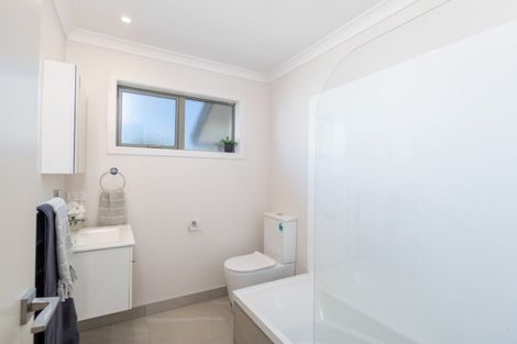 Photo of property in 2 Yeats Grove, Trentham, Upper Hutt, 5018