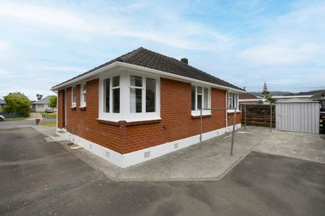 Photo of property in 5 Kowhai Street, Naenae, Lower Hutt, 5011