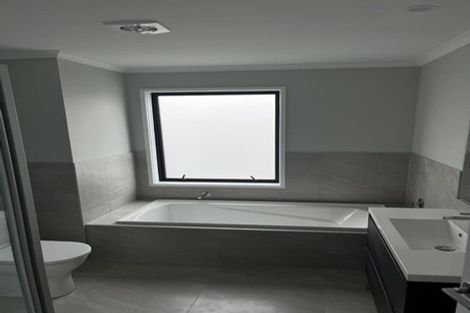 Photo of property in 4/1 Ko Roa Lane, Hobsonville, 0616