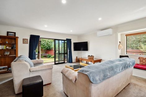 Photo of property in 7 Kathleen Place, Rainbow Point, Taupo, 3330