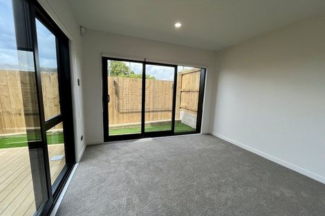 Photo of property in 98b Royal Road, Massey, Auckland, 0614